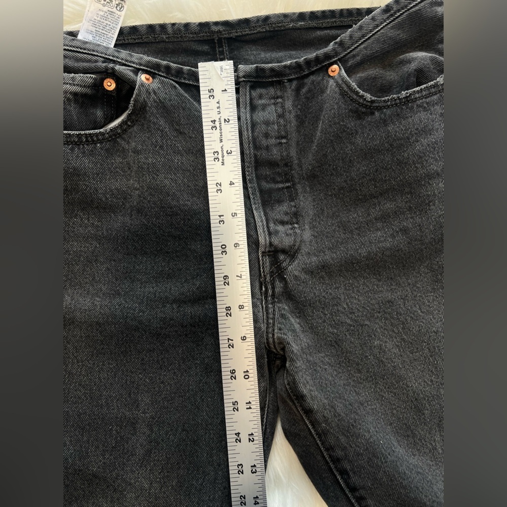 Levi’s woman’s straight leg jeans size large w29L32 light black/gray - Picture 10 of 10